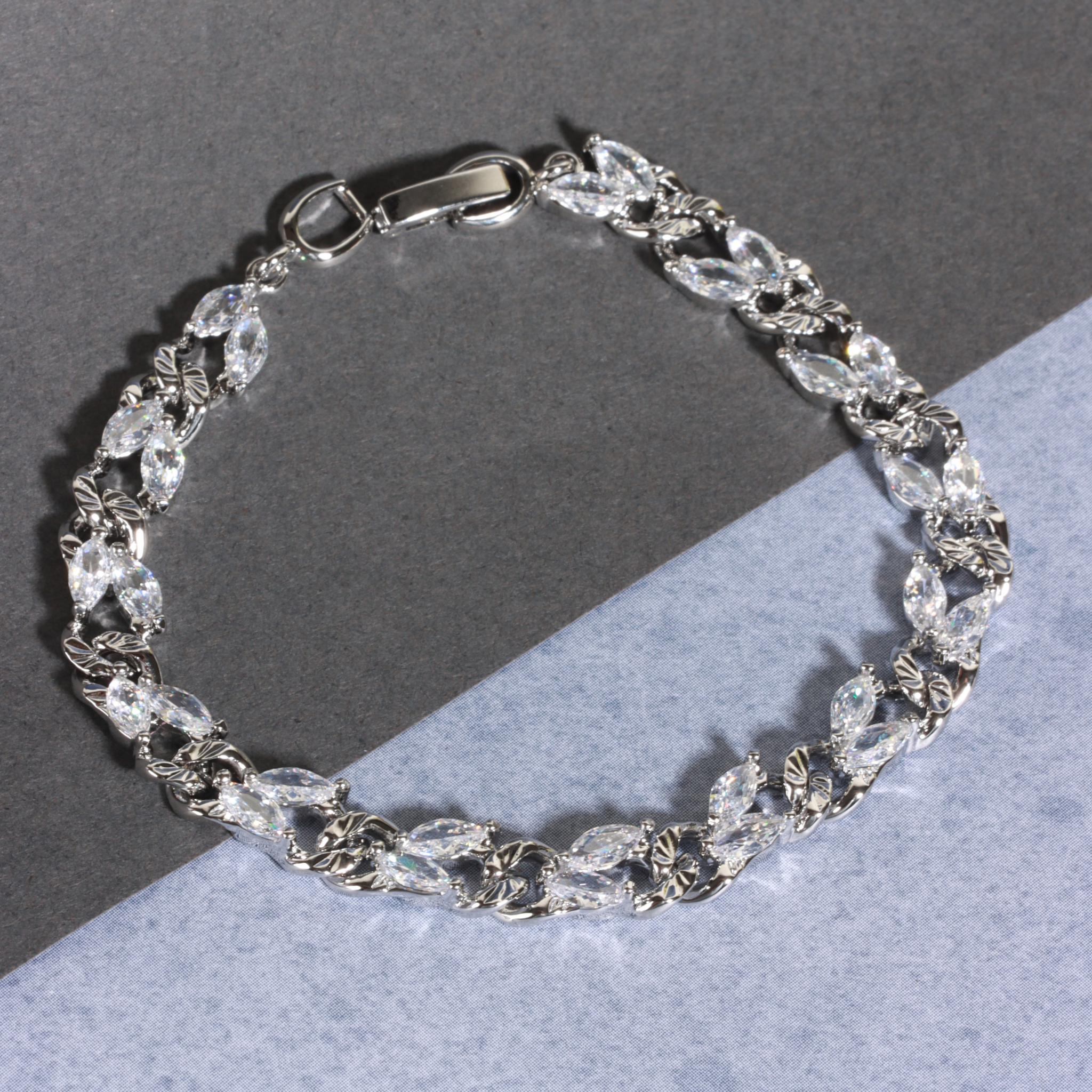 Diamond Leaf Whisper