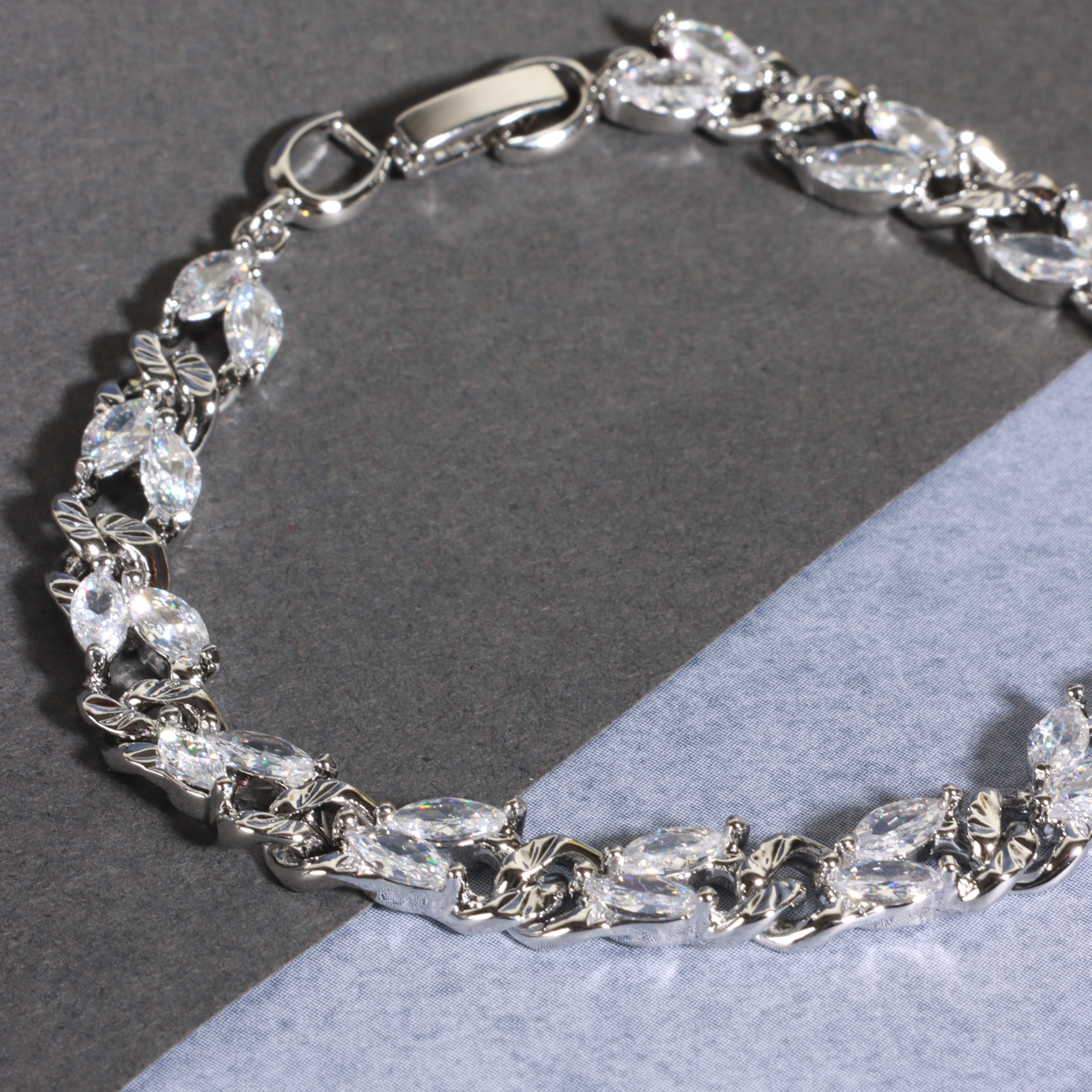 Diamond Leaf Whisper