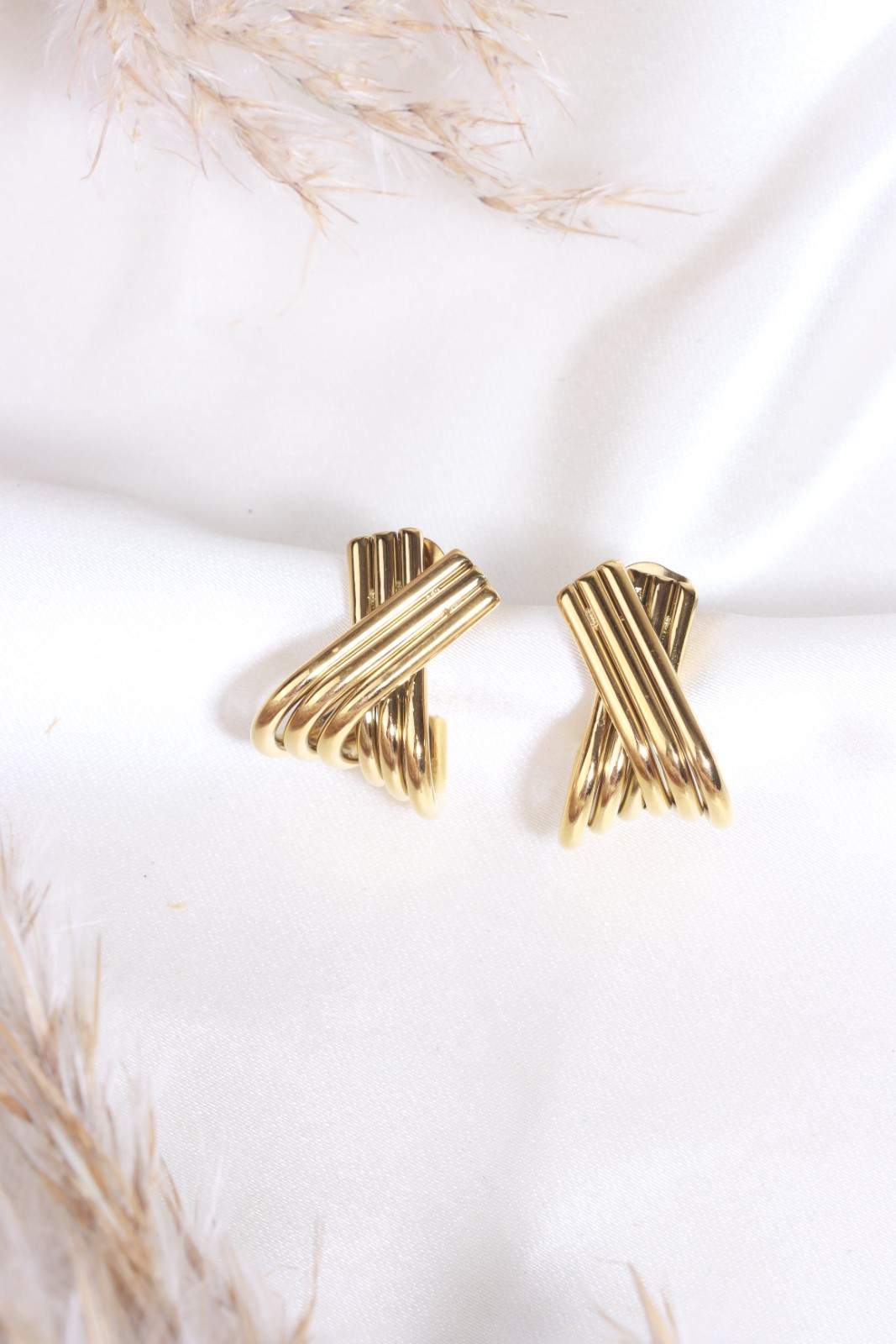 Hazel Studs